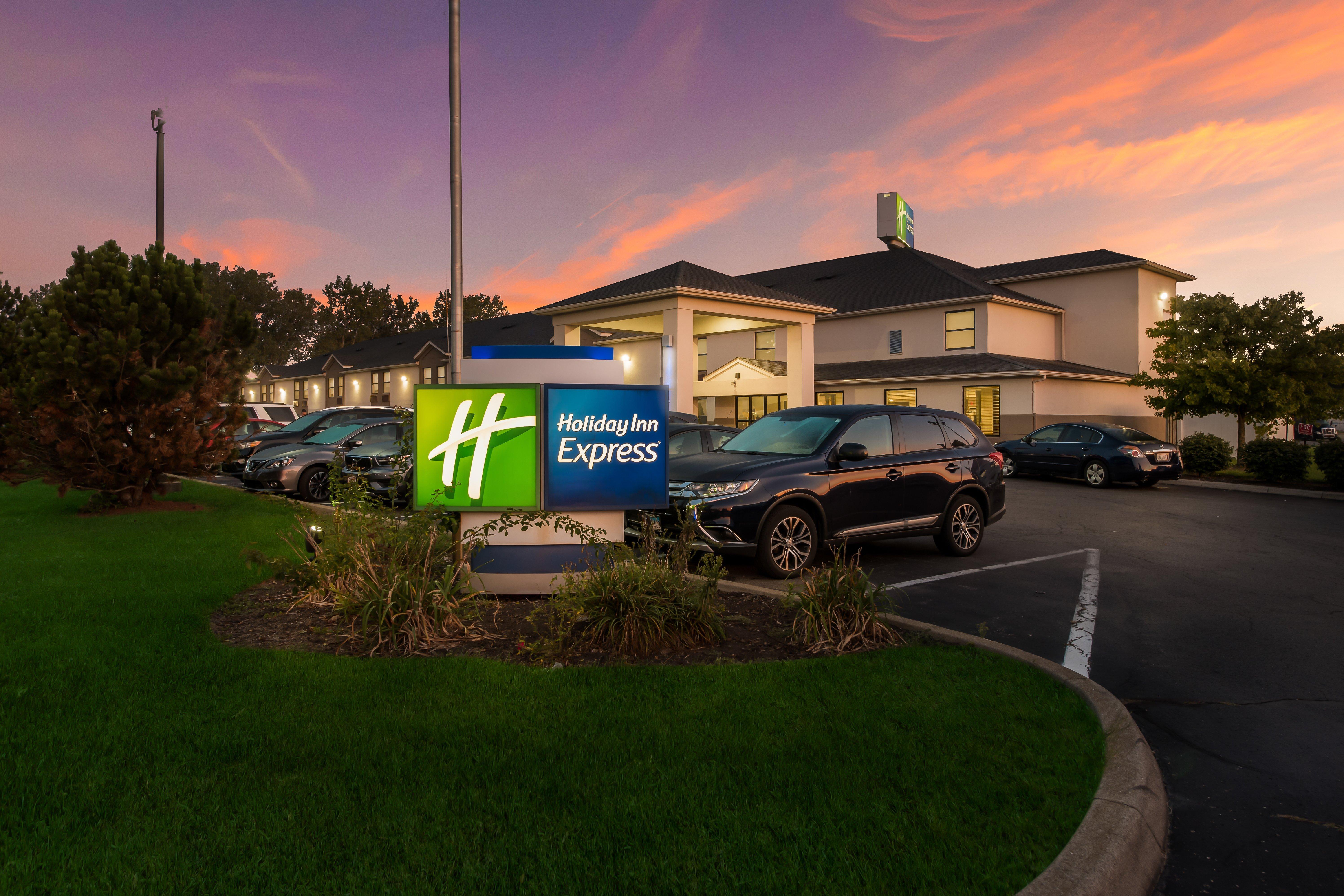 Holiday Inn Express London-I-70 By Ihg Ngoại thất bức ảnh