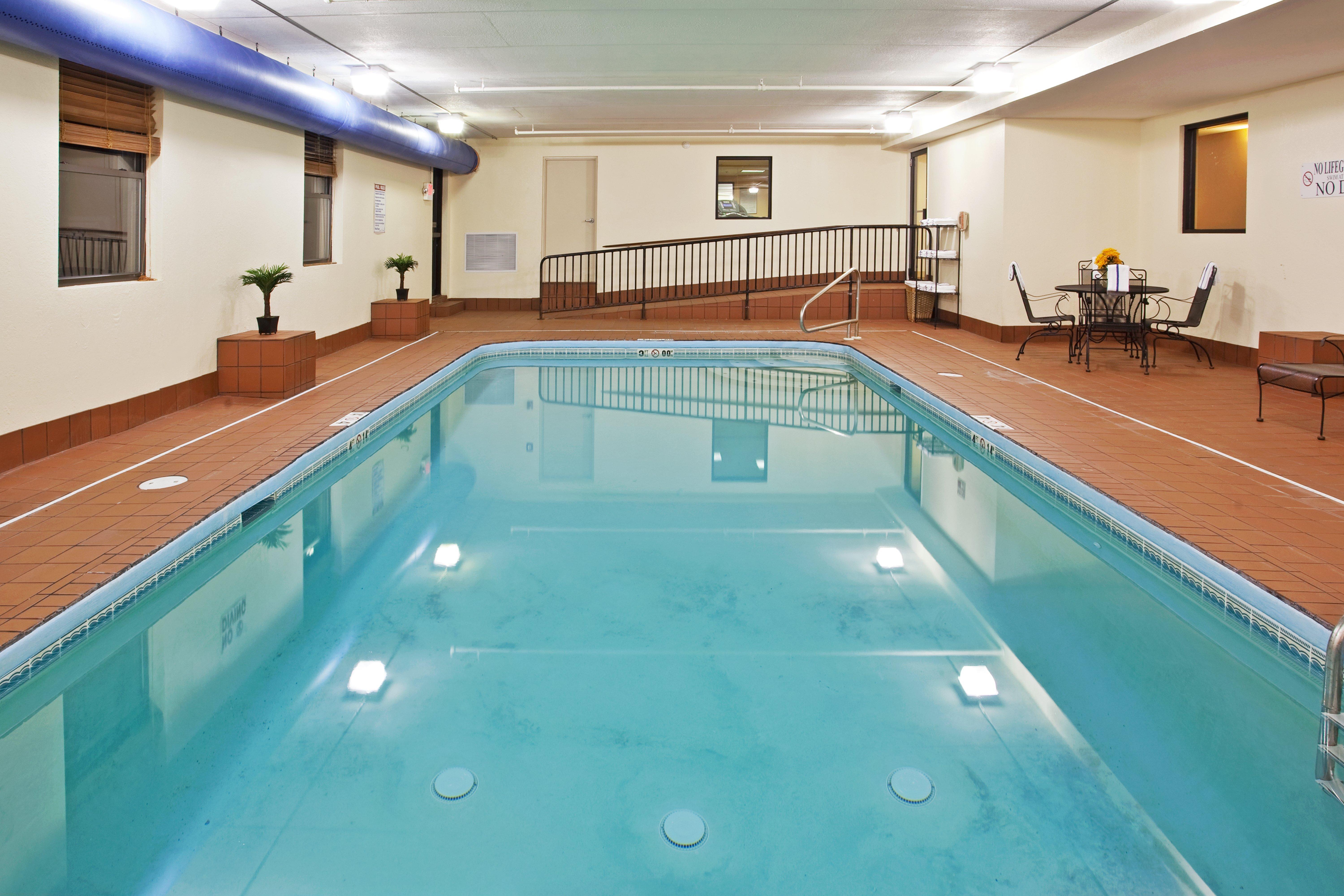 Holiday Inn Express London-I-70 By Ihg Ngoại thất bức ảnh