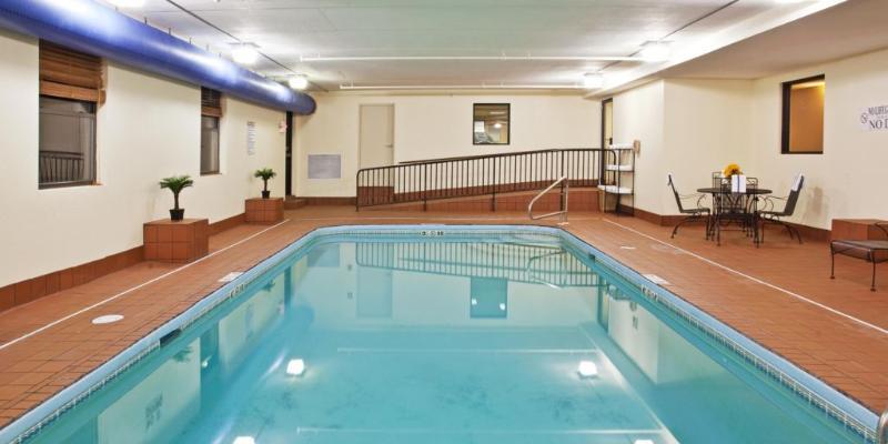 Holiday Inn Express London-I-70 By Ihg Ngoại thất bức ảnh