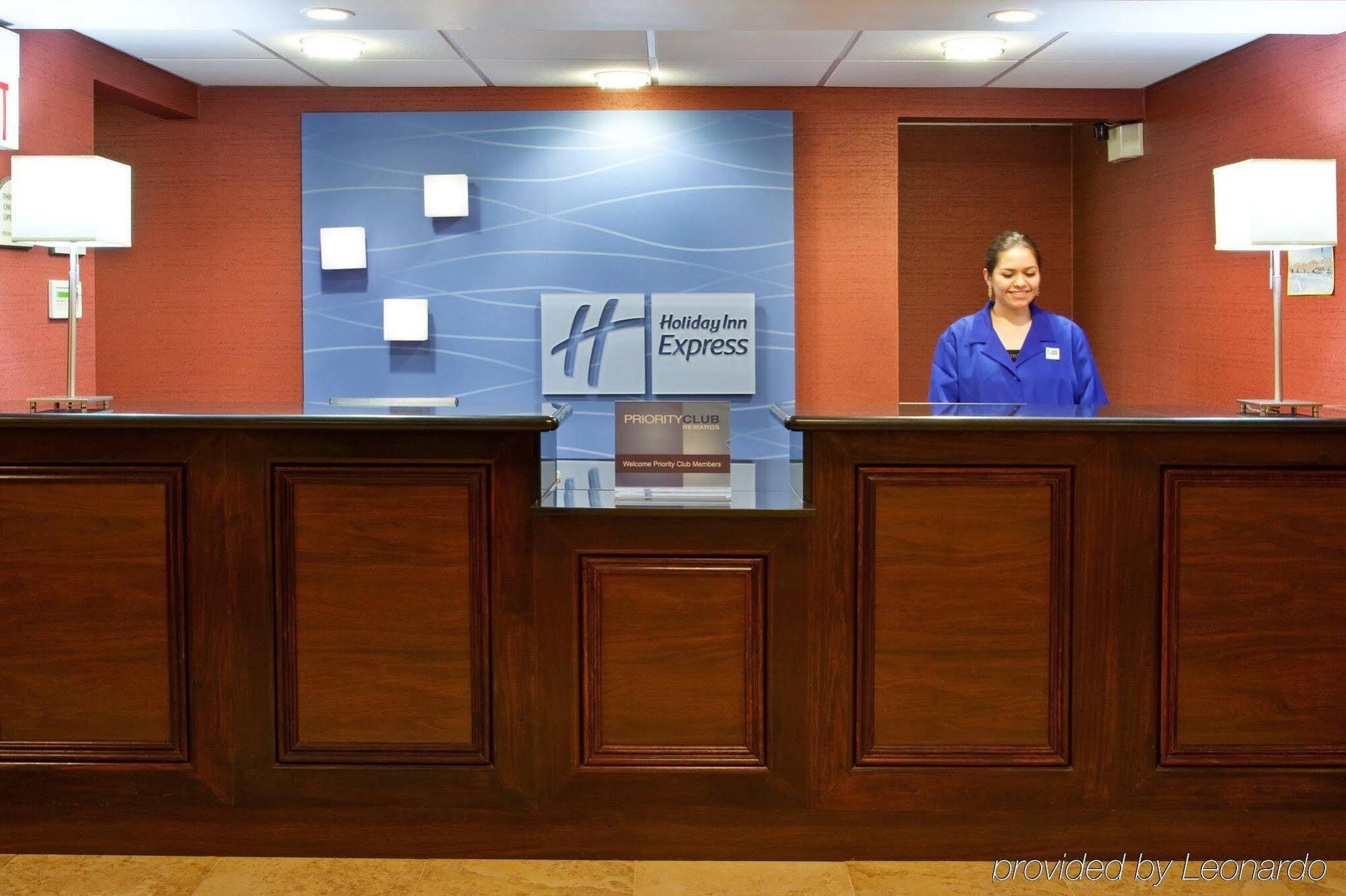 Holiday Inn Express London-I-70 By Ihg Ngoại thất bức ảnh